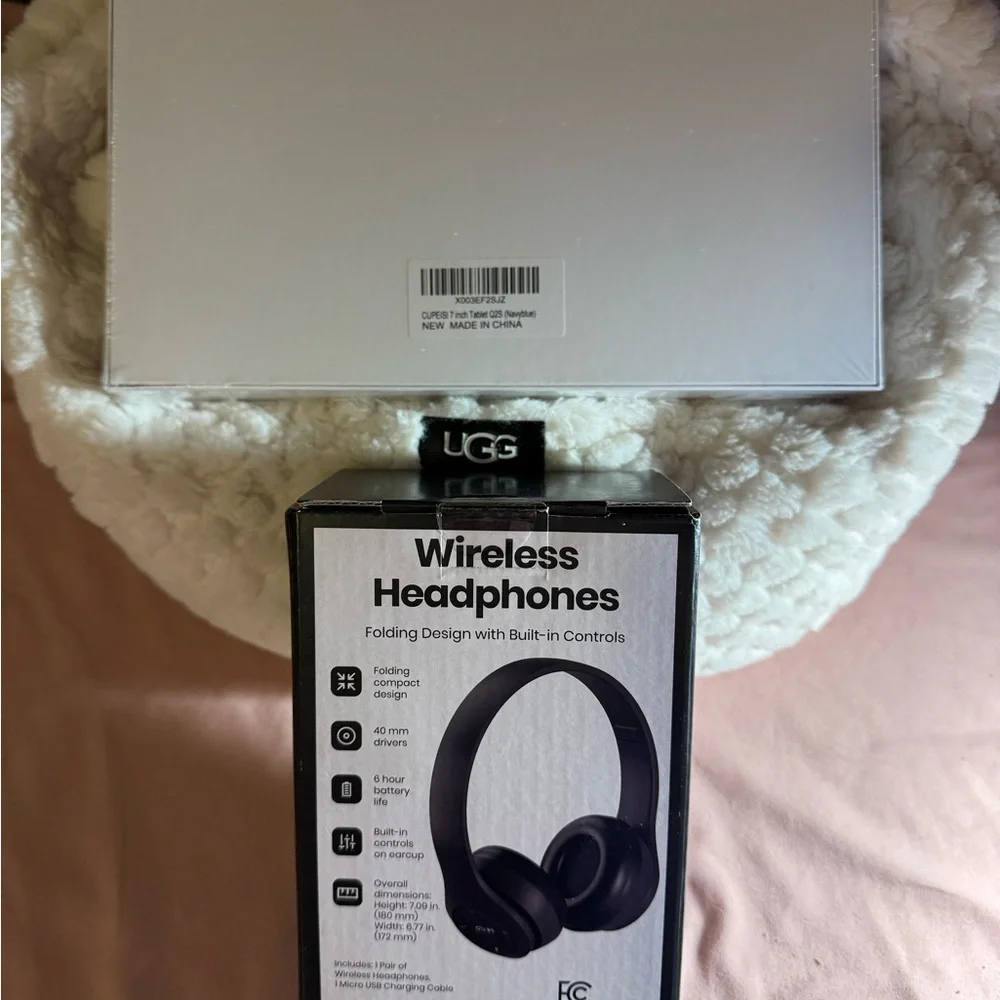 Sealed never opened, 7-Inch Tablet with Sealed Wireless Headphones Set 🎧